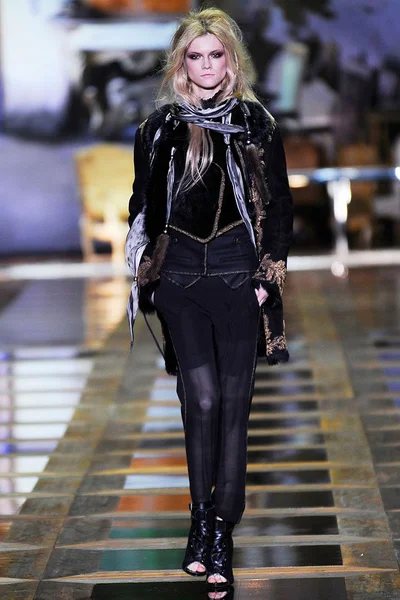 Look 1